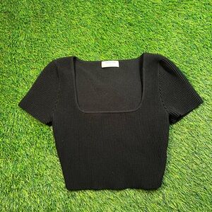 Aritzia Babaton Black Ribbed Sculpt knit crop top size small